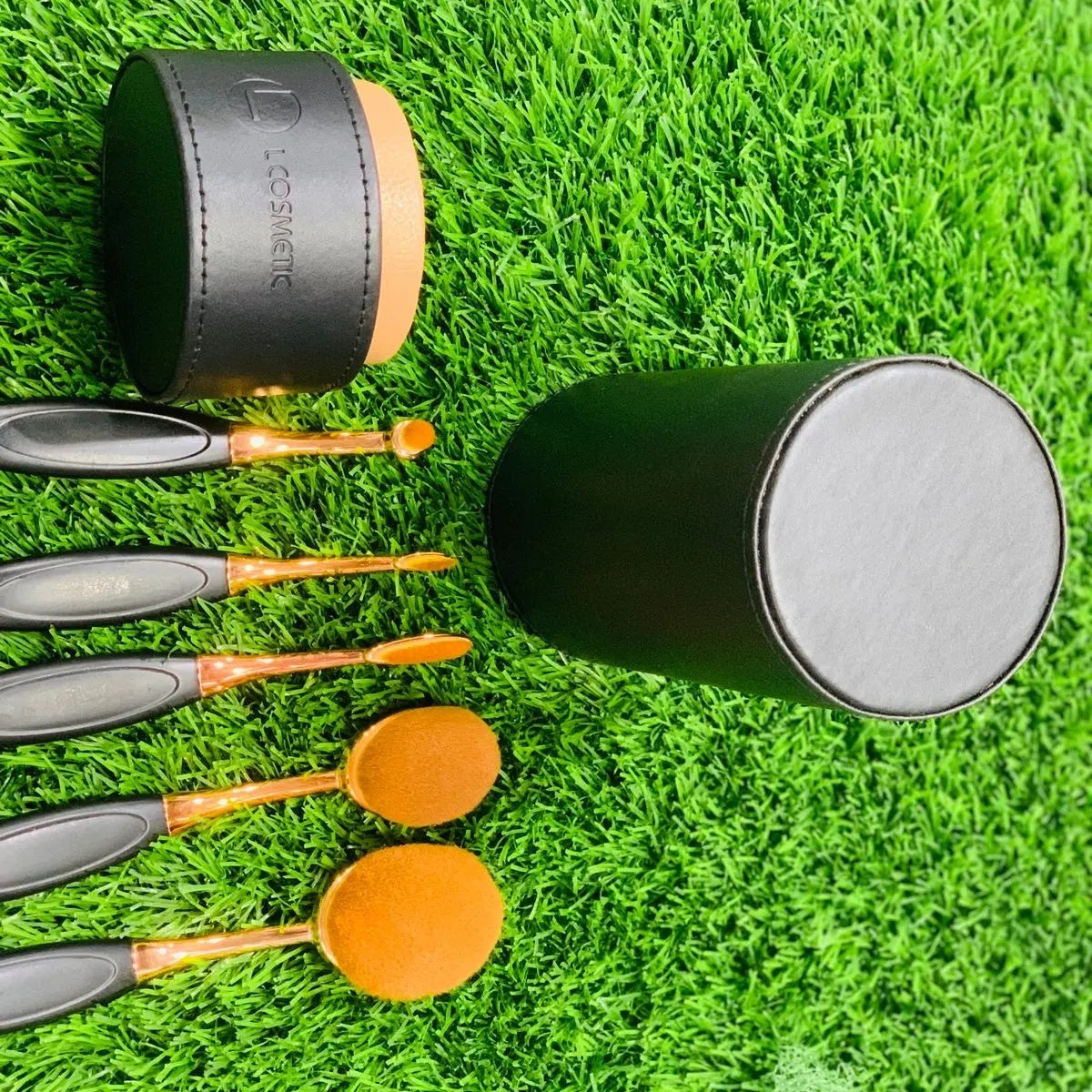 Oval Makeup Brush (Set of 5 Brushes) - Worth2Buy